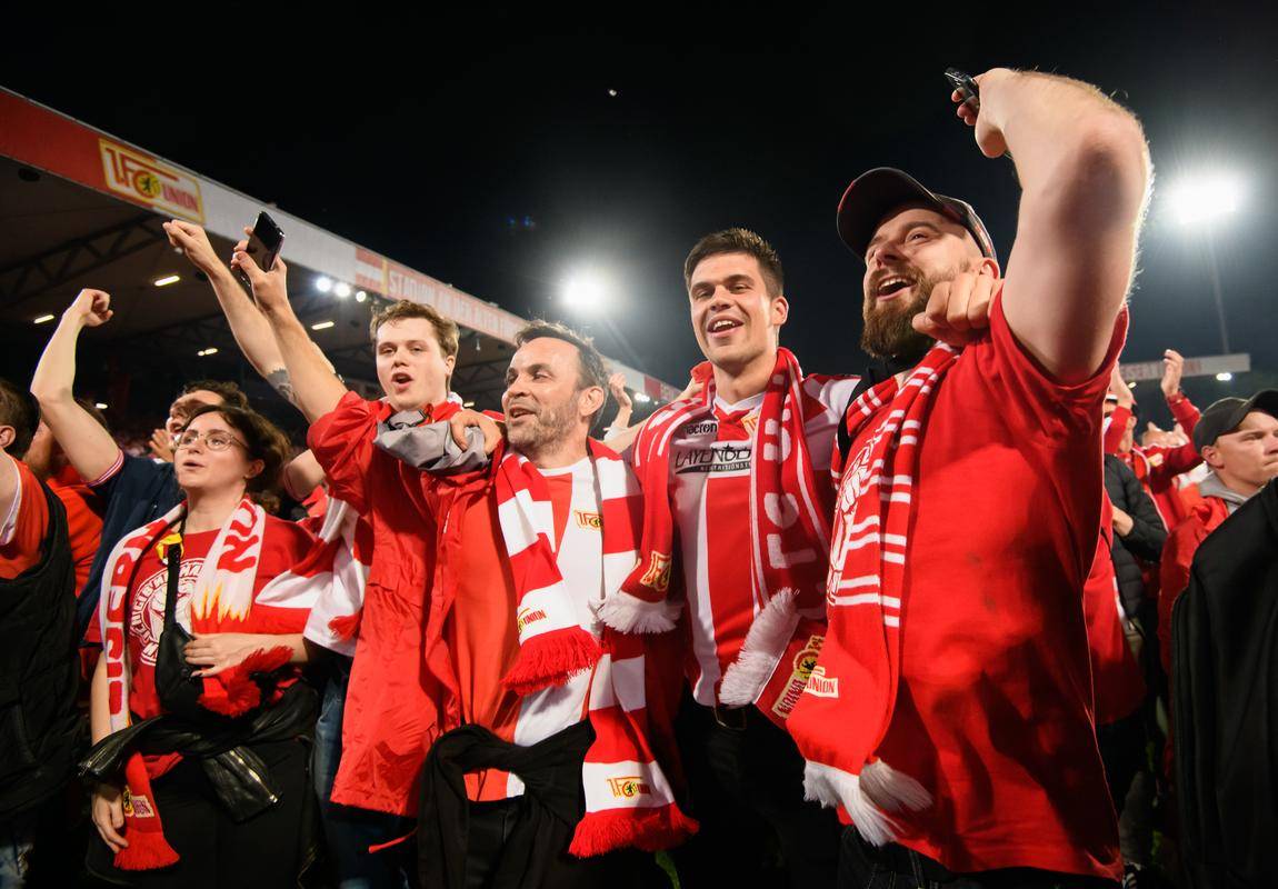 关于不来梅主教练公开批评球队表现，要求全队积极备战的信息