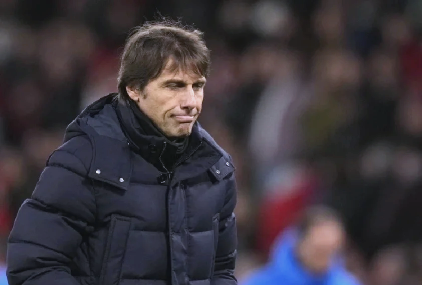 包含切尔西主帅突发感冒缺席比赛，助教率队保持不败的词条