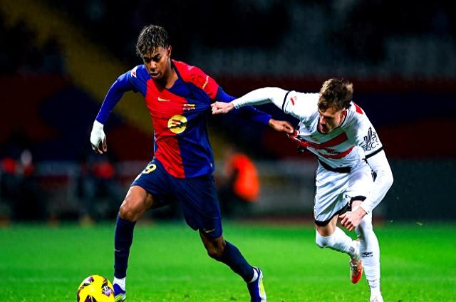 足坛豪强交锋，火药味十足的精彩对决的简单介绍