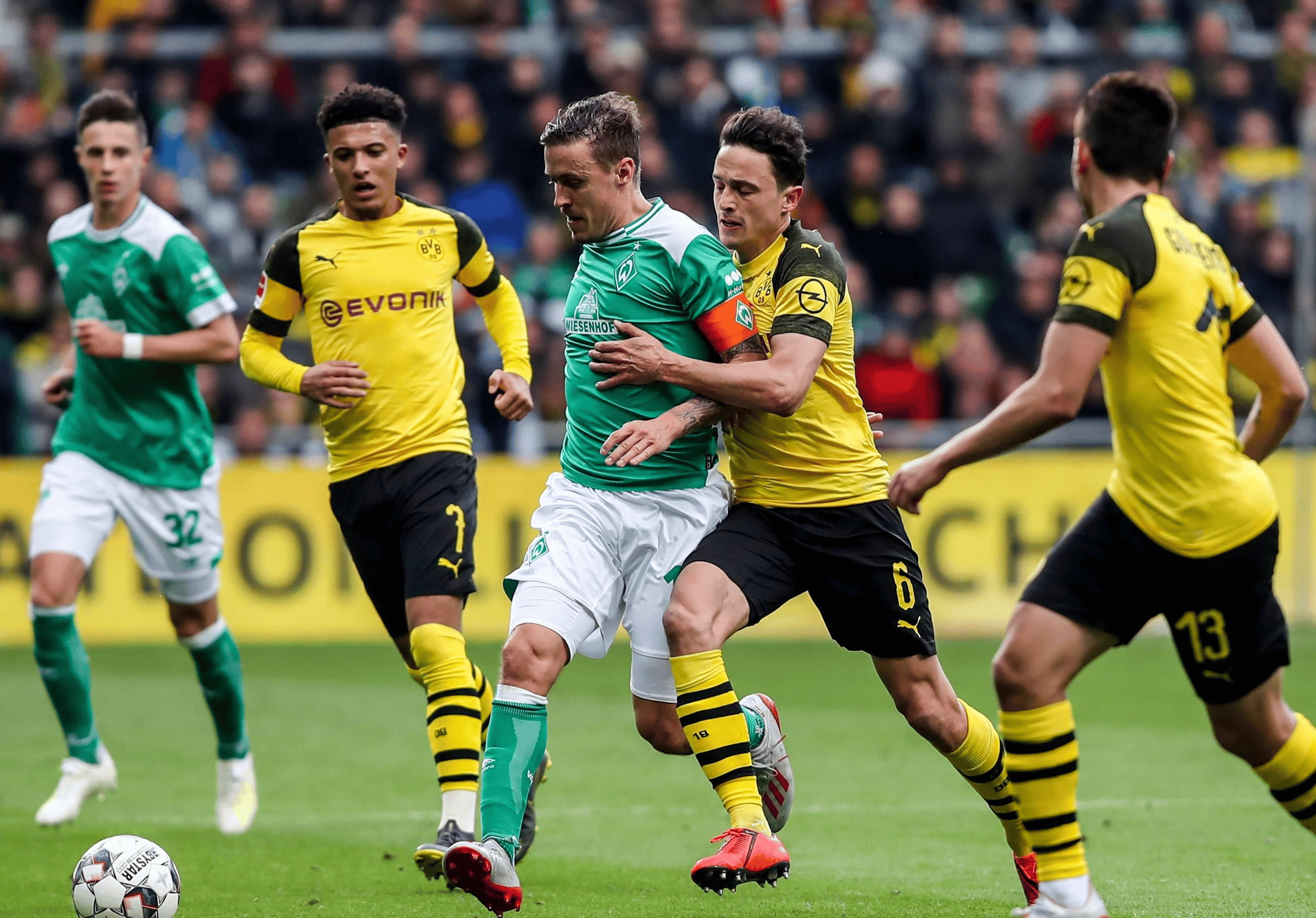 多特蒙德队员高效进攻，成功晋级