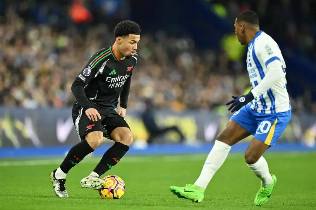 包含布莱顿客场战平，保持不败纪录！的词条