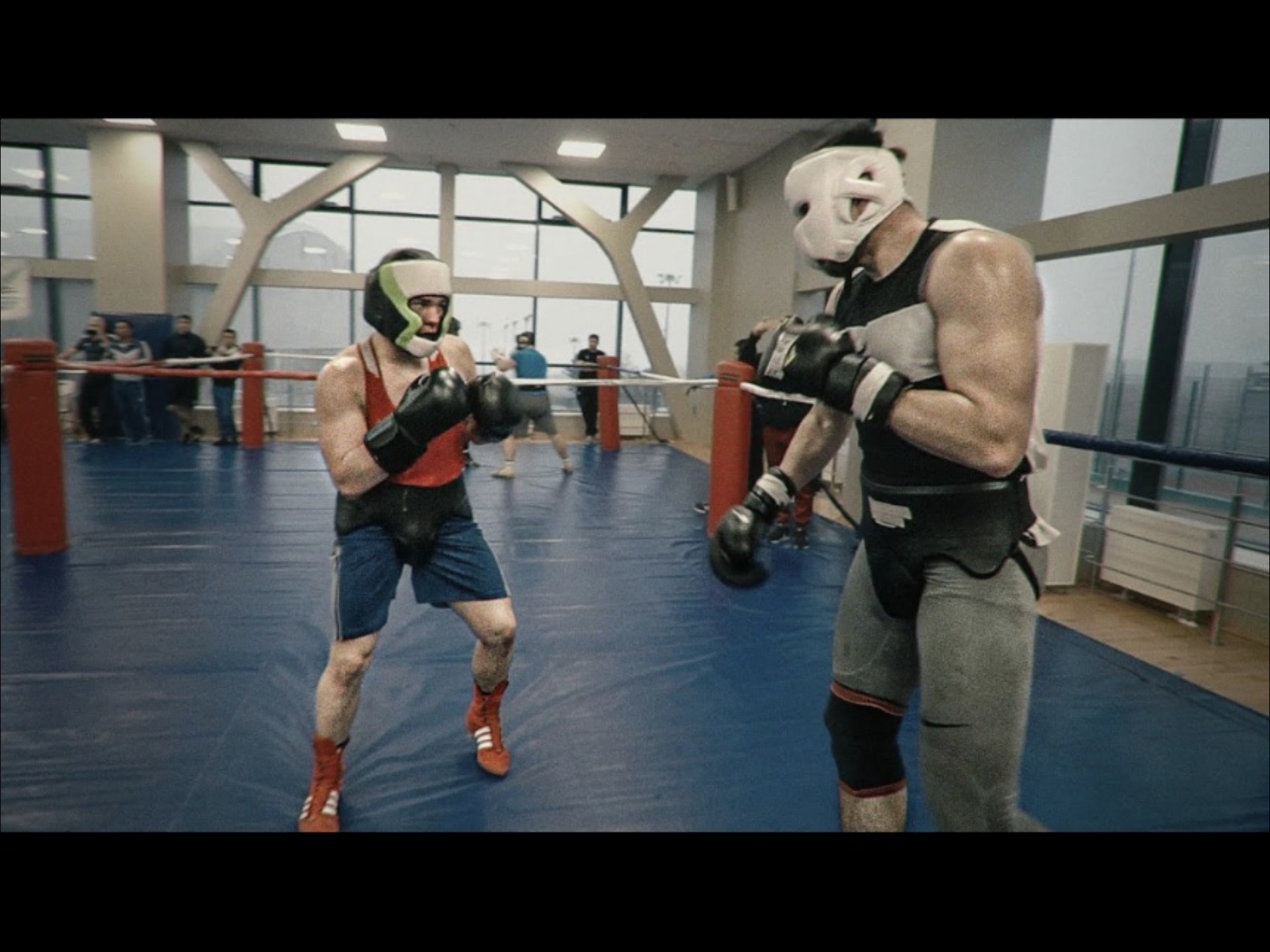 包含斯洛伐克拳击选手发挥炫酷击败对手的词条