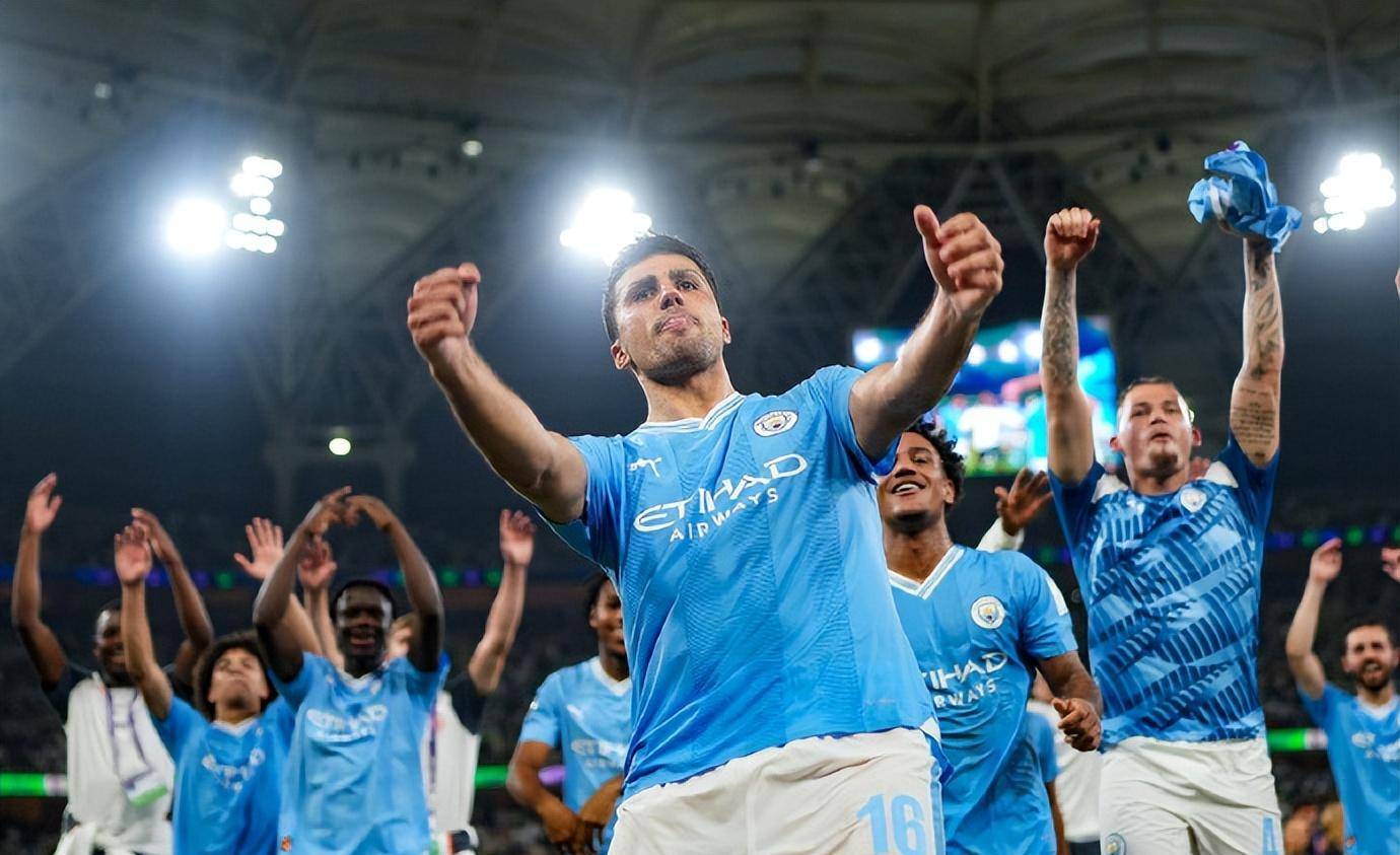 包含快讯：曼联抵达美国备战世俱杯的词条