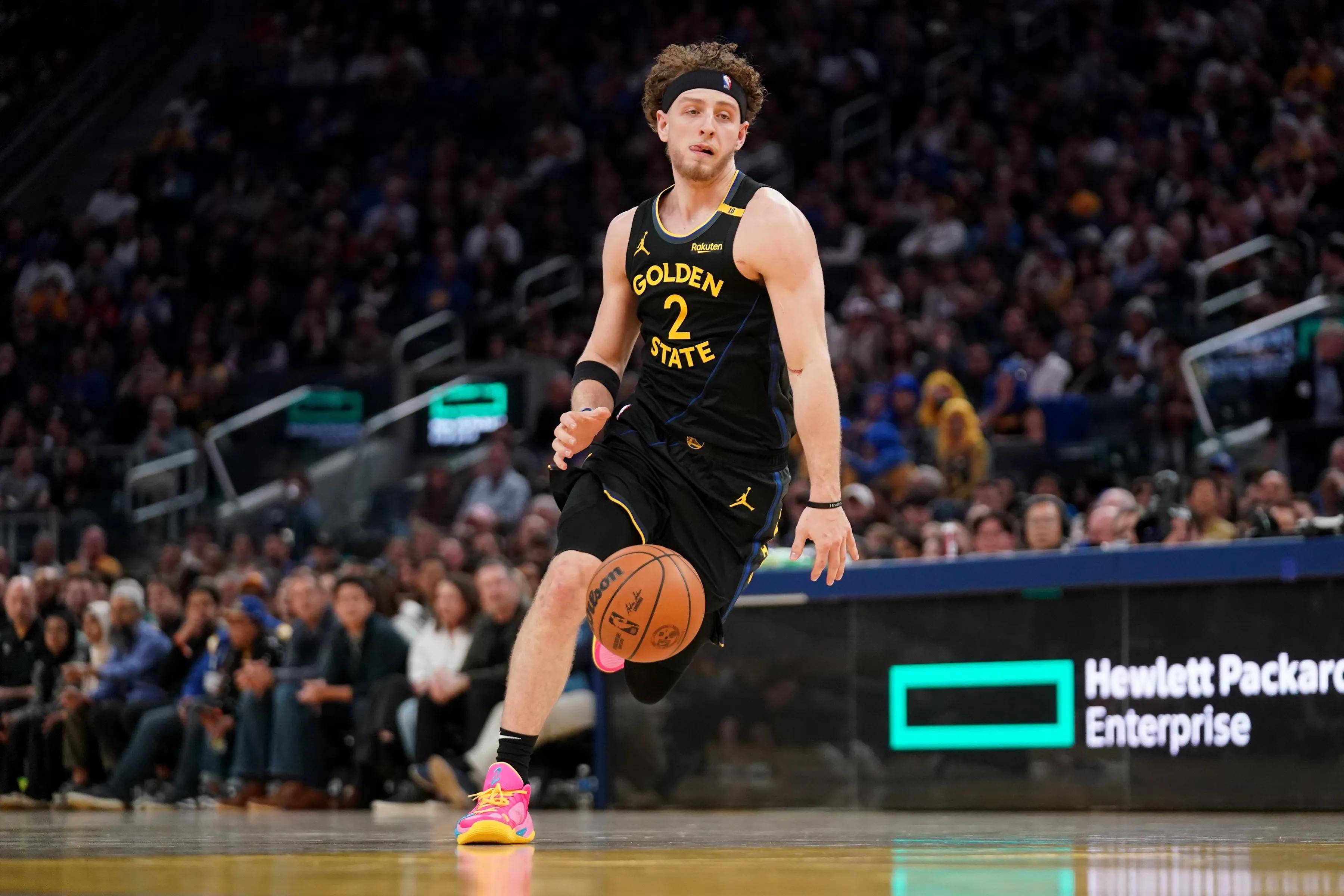 勇士队员受伤下场，球队战绩受到影响