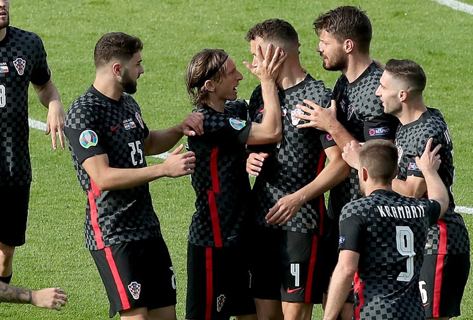 克罗地亚遭遇惨败，困境来袭