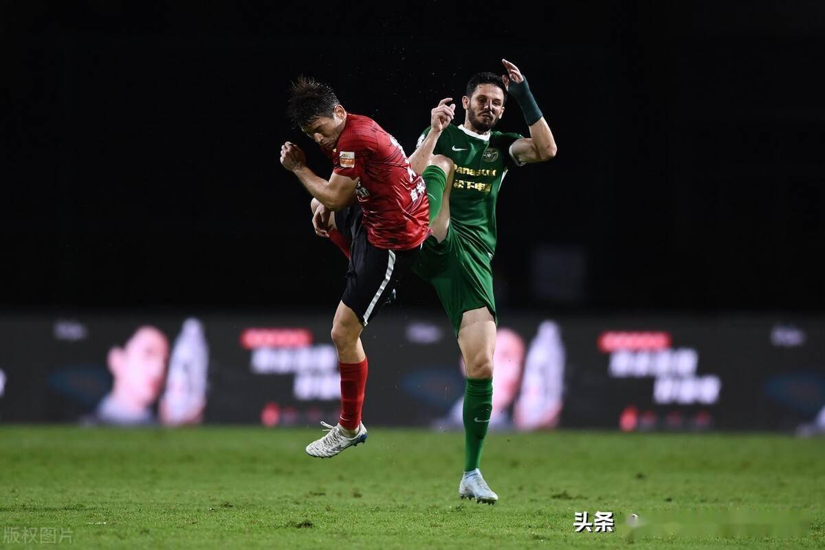 关于浙江绿城在主场惨败山东泰山，遭遇积分滑坡的信息