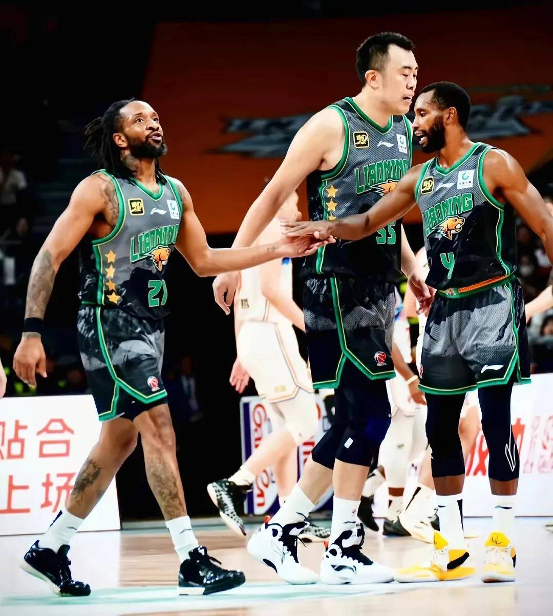 顶级球队激烈争夺，胜者无疑绽放光辉