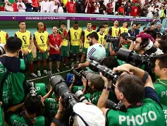 开云体育官网-长枪短炮轮番激斗，席卷观众期待