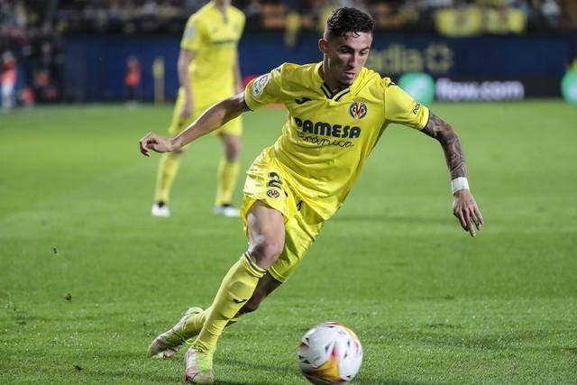 比利亚雷亚尔逆转击败阿拉维斯