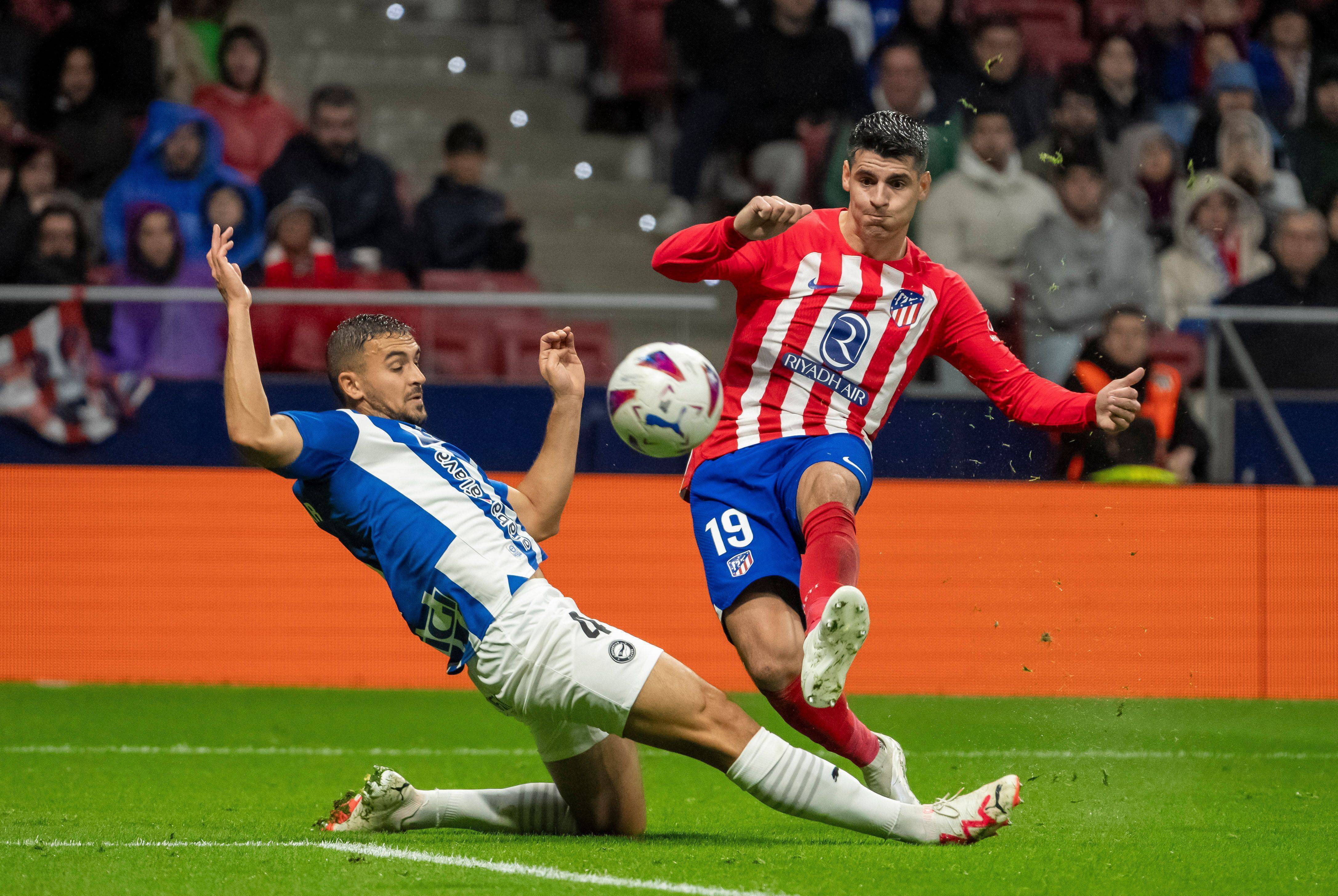 比利亚雷亚尔逆转击败阿拉维斯