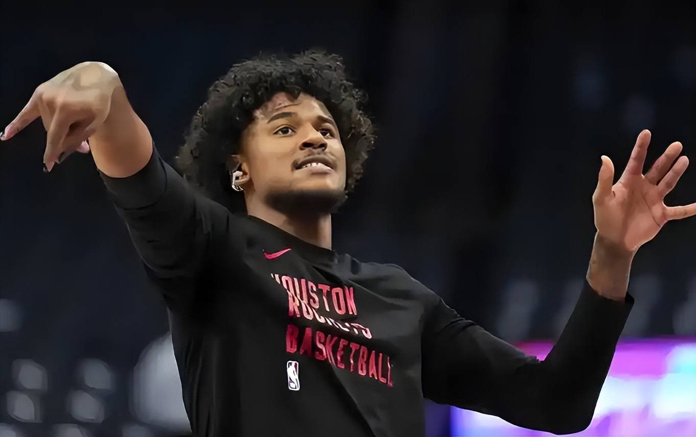 防守硬朗有余,进攻却疲于应付 防守硬朗有余,进攻却疲于应付