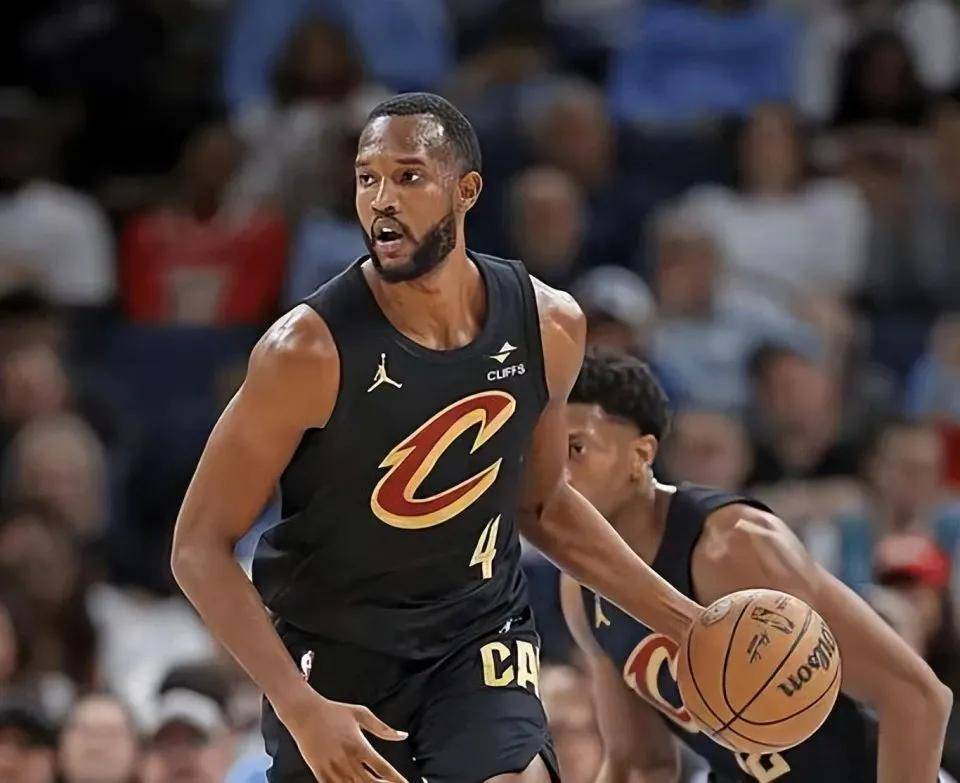 快船再获胜！记者调侃保罗带队如虎添翼的简单介绍