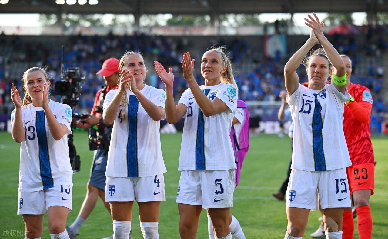 德国队大胜晋级，挪威队惨遭淘汰出局