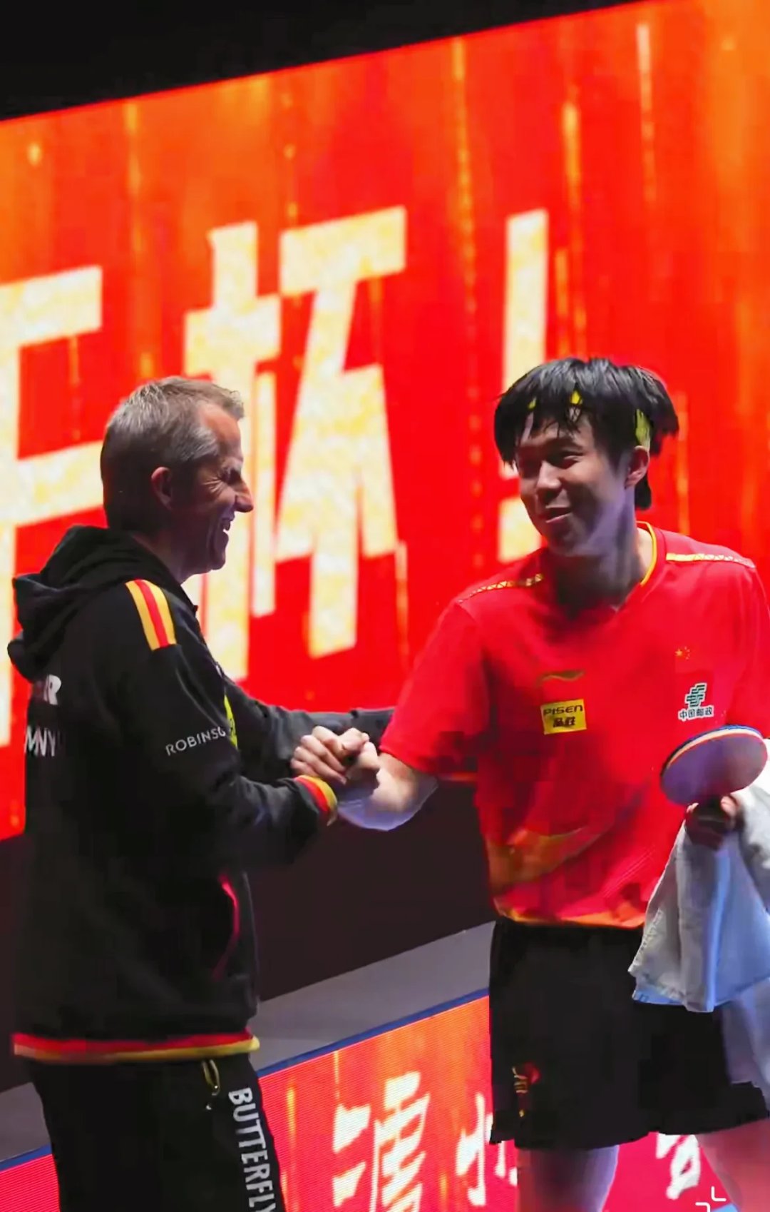 对手实力不容小觑，球队团结一心向前迈进