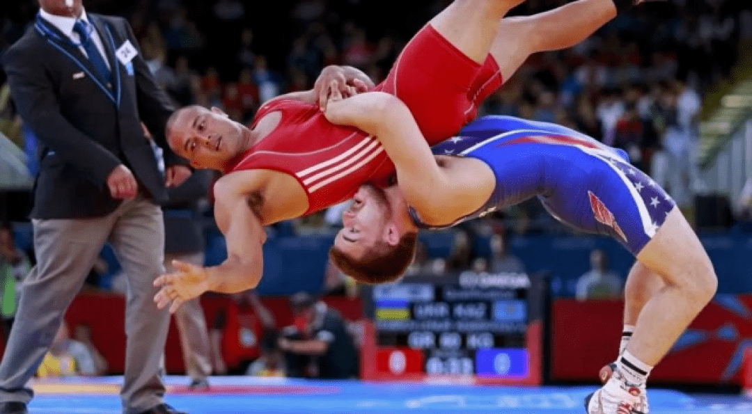 乌克兰摔跤选手实现高光表现，一统棋局