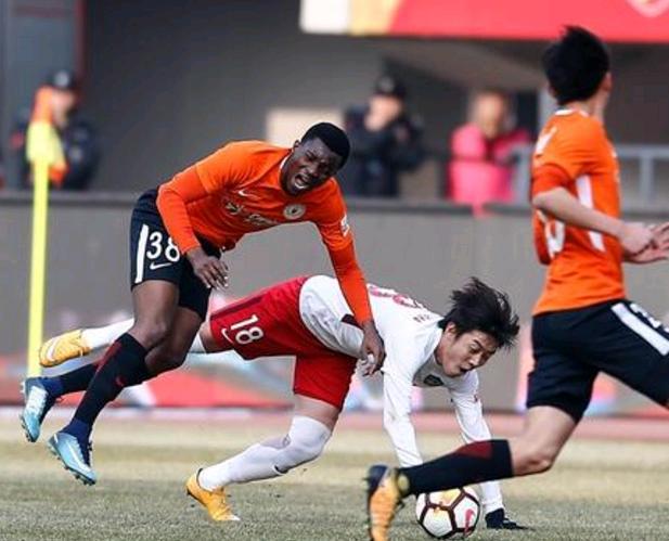 阿兰双响，权健客场大胜鲁能，积分榜升至第四