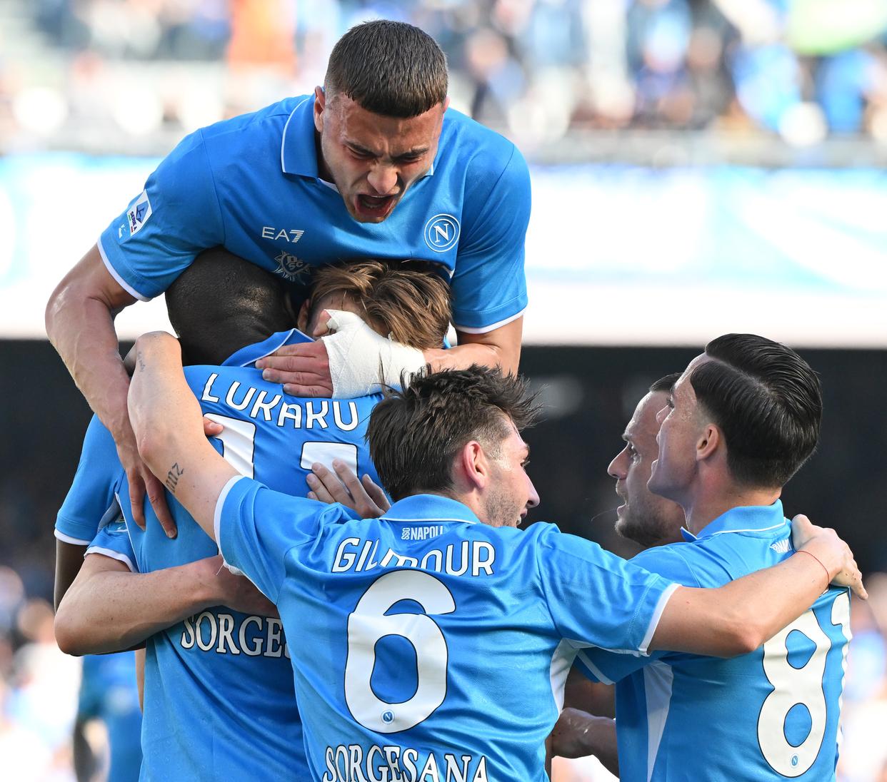 佛罗伦萨球员集体伤愈，球队备战状态良好