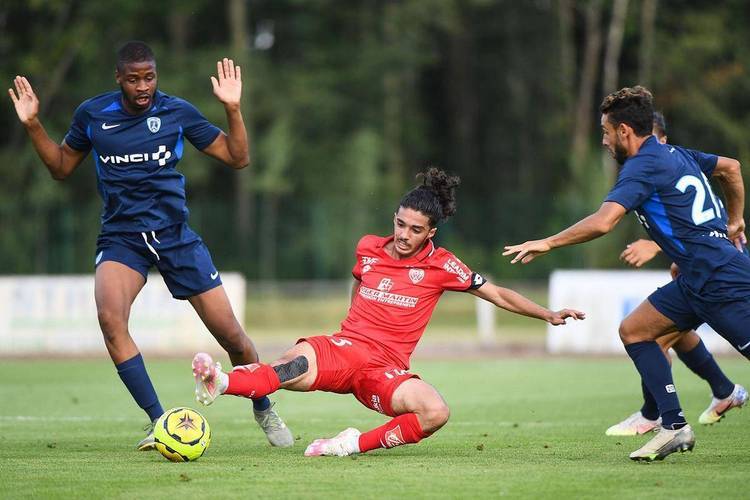 关于亚眠客场战胜图卢兹，保持领先优势的信息