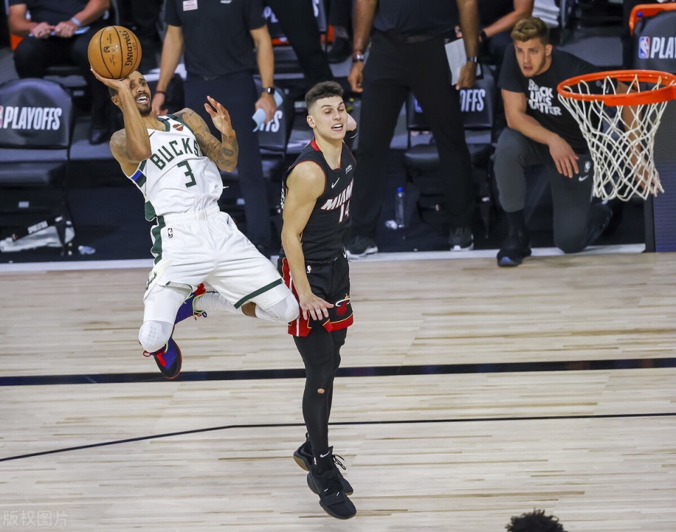 开云体育中国-雄鹿队员合作默契，成功阻止对手反扑的简单介绍