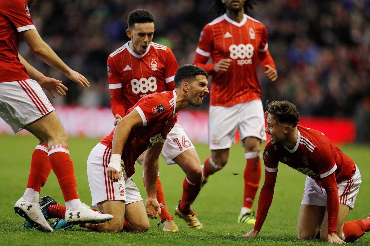 关于曼城对阵热刺，英超强队实力较量谁将脱颖而出？的信息