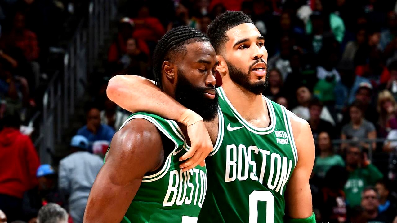 凯尔特人队阵容变动频繁，教练调整战术