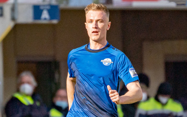 沙尔克04客场战胜对手，继续保持领先的简单介绍