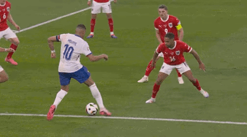 开云体育官方网站-裁判吹响比赛的号角，双方战队展开激烈争夺！的简单介绍