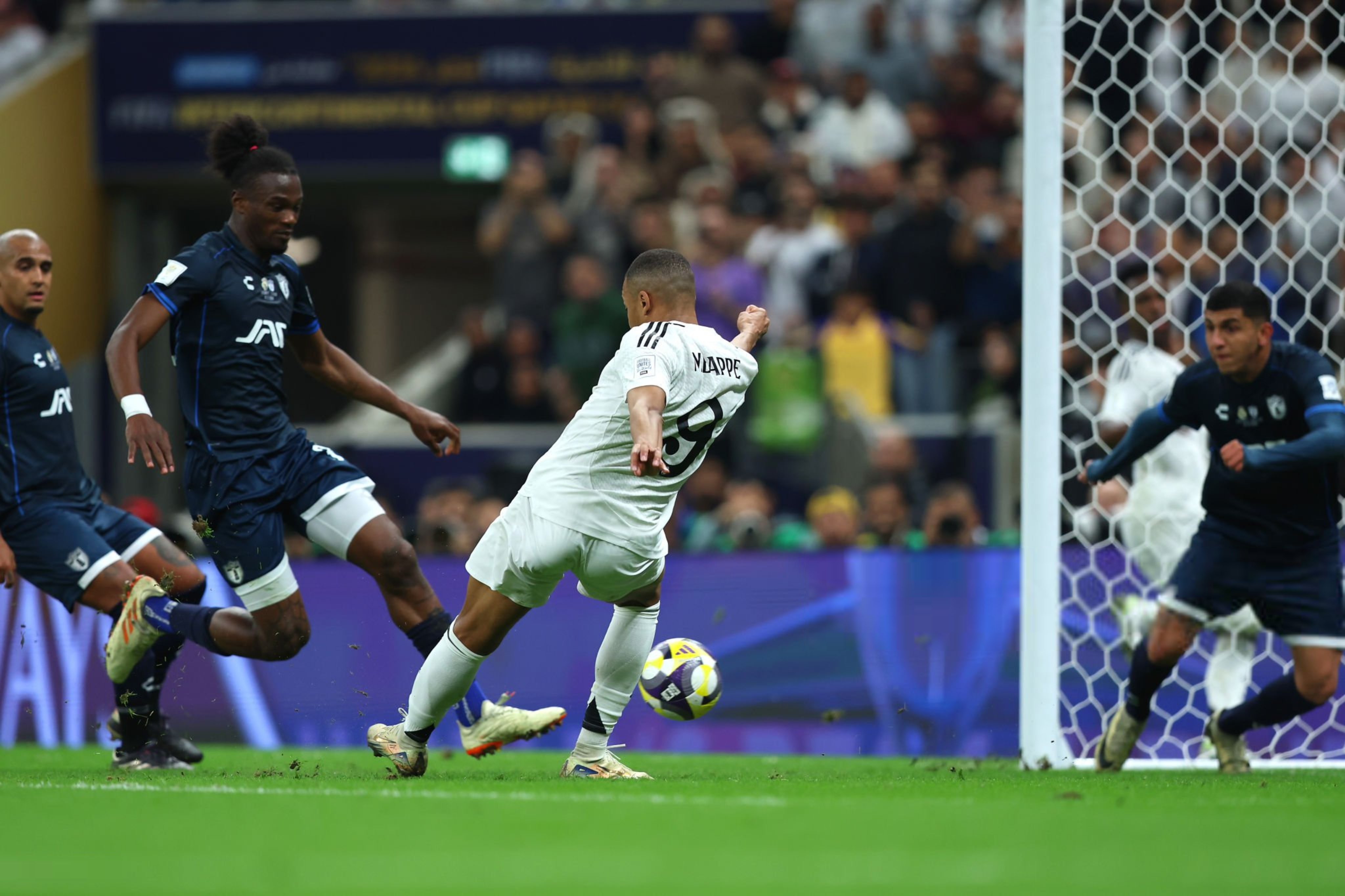 开云体育平台APP-亚洲洲际比赛赛场上诞生进球之星