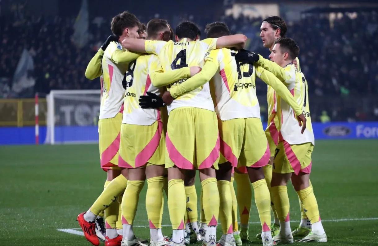 开云下载-塞维利亚主场大胜，迅速进入前四名行列