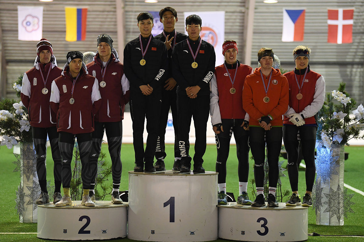 力争上游，各国选手在赛场上展现拼搏精神的简单介绍