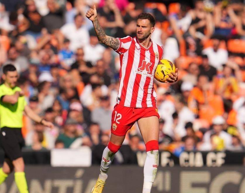 关于意大利联赛中一支降级球队迎来胜利的信息