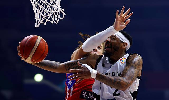 系波多黎各球队凭借制胜球晋级半决赛,表现抢眼 系波多黎各球队凭借制胜球晋级半决赛,表现抢眼