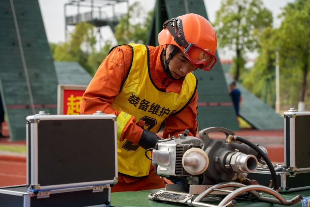 沸腾之战！力争冠军的队伍展开激烈角逐