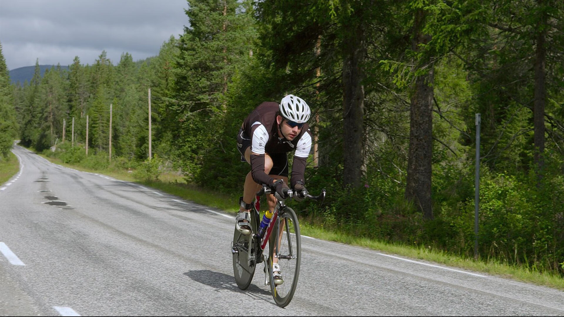 凯恩最后一舞，当英伦玫瑰为中国绽放，争议中改写足球史